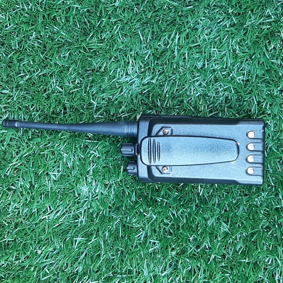 COPY - TEKK  X-700 UHF handheld portable radio - Picture 7 of 8